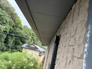 外壁のエアコン配管導入部